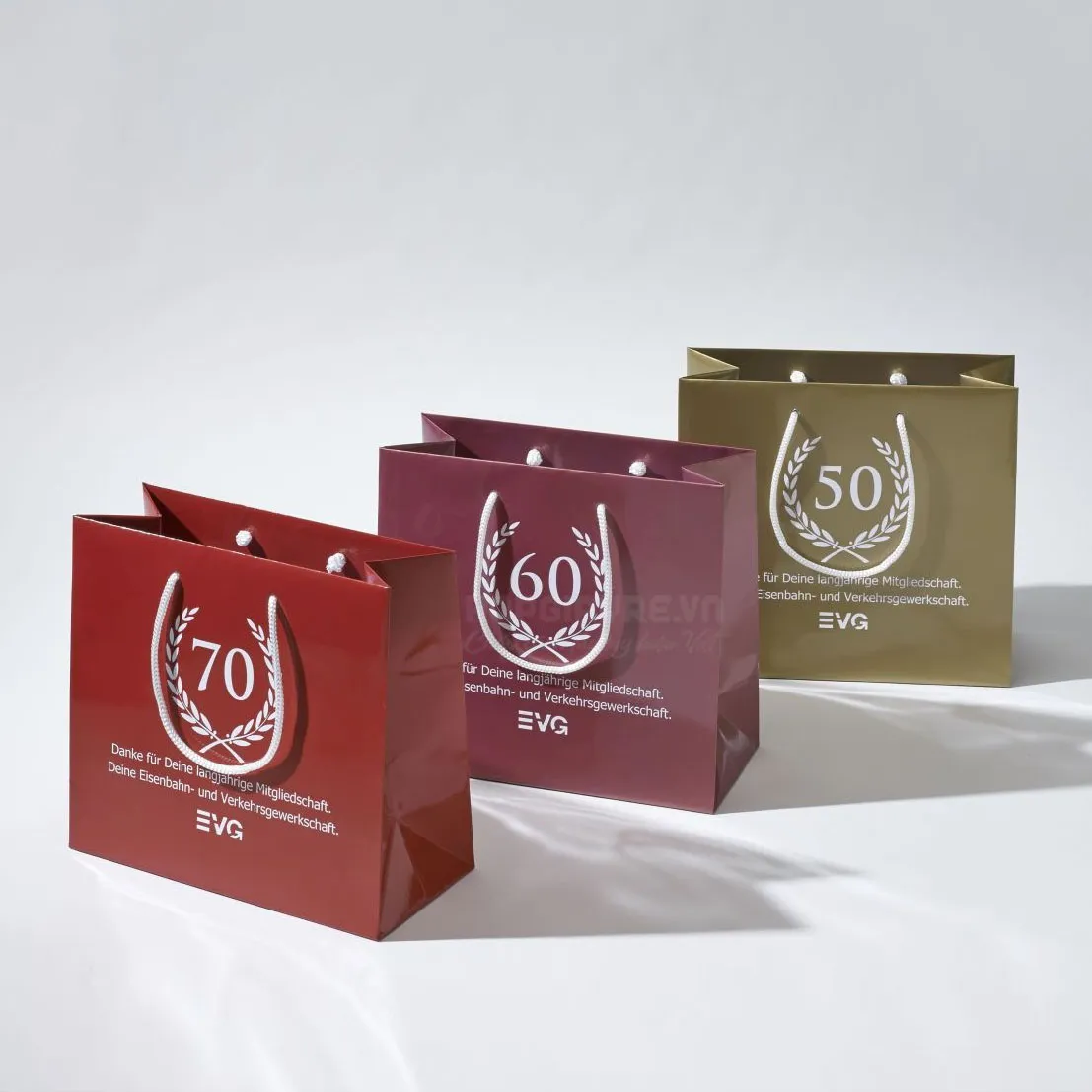 Cần lưu ý gì khi in túi giấy đựng quần áo