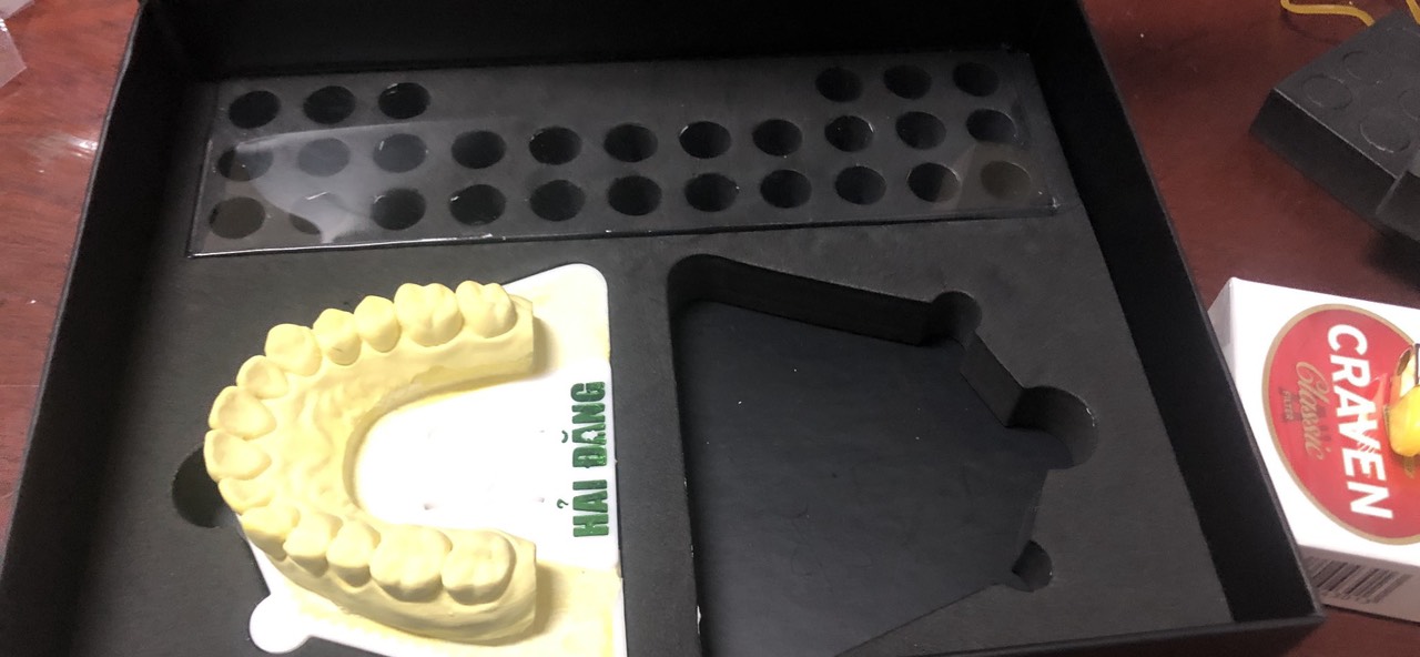 hộp đựng răng sứ cao cấp